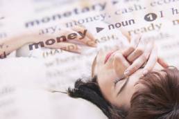 woman-money