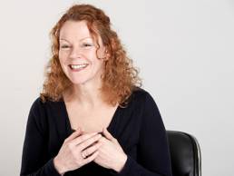 Amanda-Mackenzie-thumb