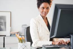 female-Developer-on-computer