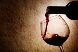 red_wine_pouring