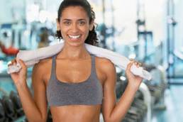 Women at gym featured