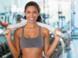 Women at gym featured