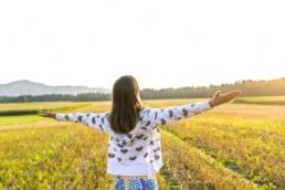 photodune-5564115-embracing-life-s-e1461751927207, selfish