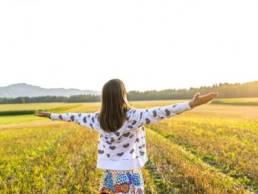 photodune-5564115-embracing-life-s-e1461751927207, selfish