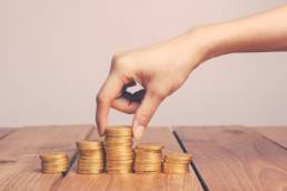 Life of a Lady - equal pay