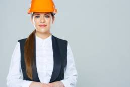 Construction industry needs to become more female-friendly to tackle employee shortage (F)