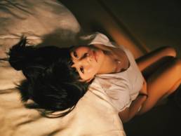 girl looking sad featured