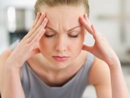 woman-stressed-with-a-burnout-featured