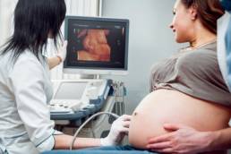 woman-in-maternity-care-having-an-ultrasound-featured