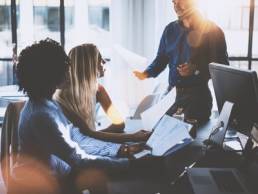 happy-office-workers-featured