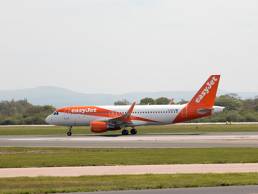 Easyjet female pilots