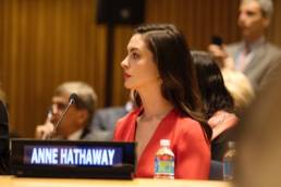 anne hathaway