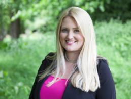 Sarah Mullins featured