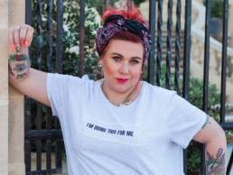 Dani Wallace featured