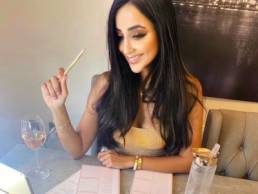 Anna Khanna featured