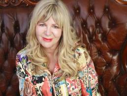 Janey Lee Grace featured