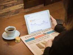 Woman investing, women in finance